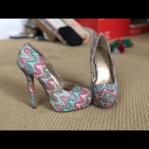 LIGHTLY USED COLORFUL HEELS